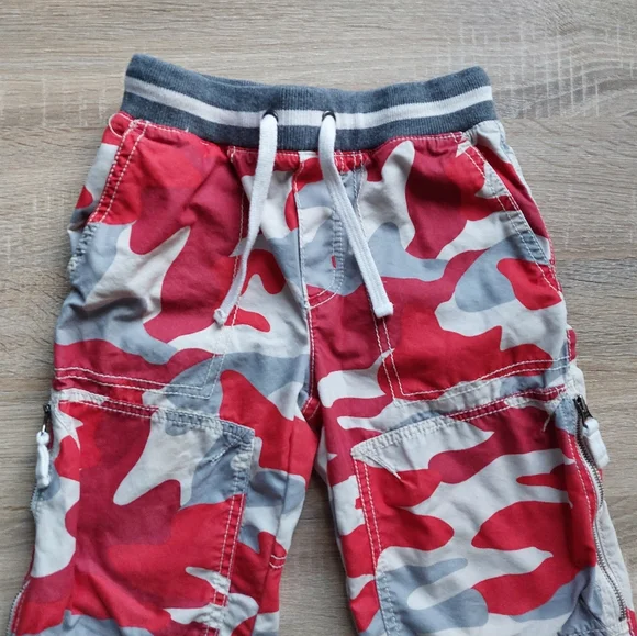 2011 ln/euc red camo board shorts size 6 - Picture 13 of 13